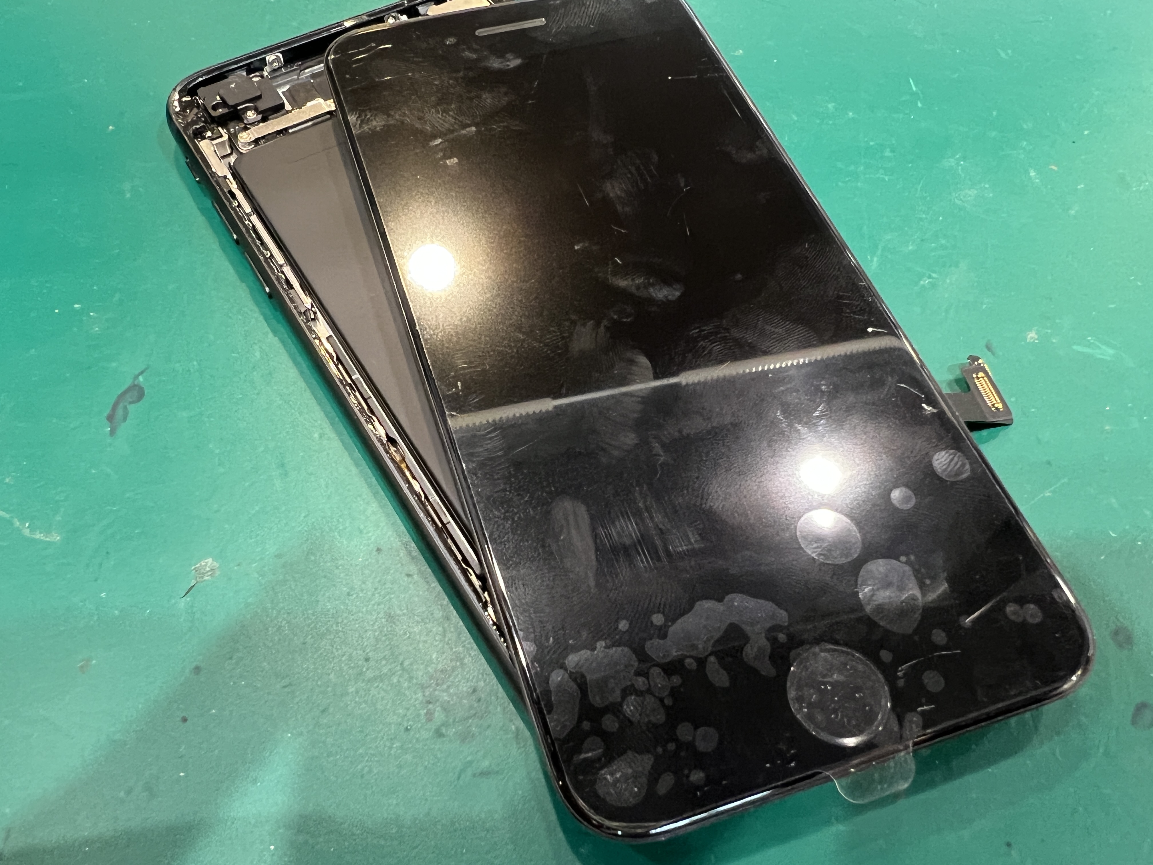 iPhoneSE3（アイフォン）タッチが効かない！データそのまま即日修理致します！