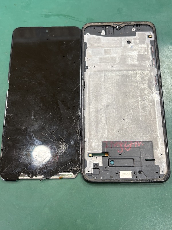 Xperia10Ⅲ 数ヶ月前に落として、気づいたら起動不可に、、🥹