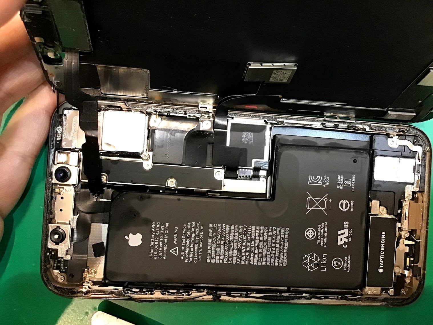 iPhone修理 データをそのまま・最短即日修理のスマホ修理工房八王子オクトーレ店にご相談ください!