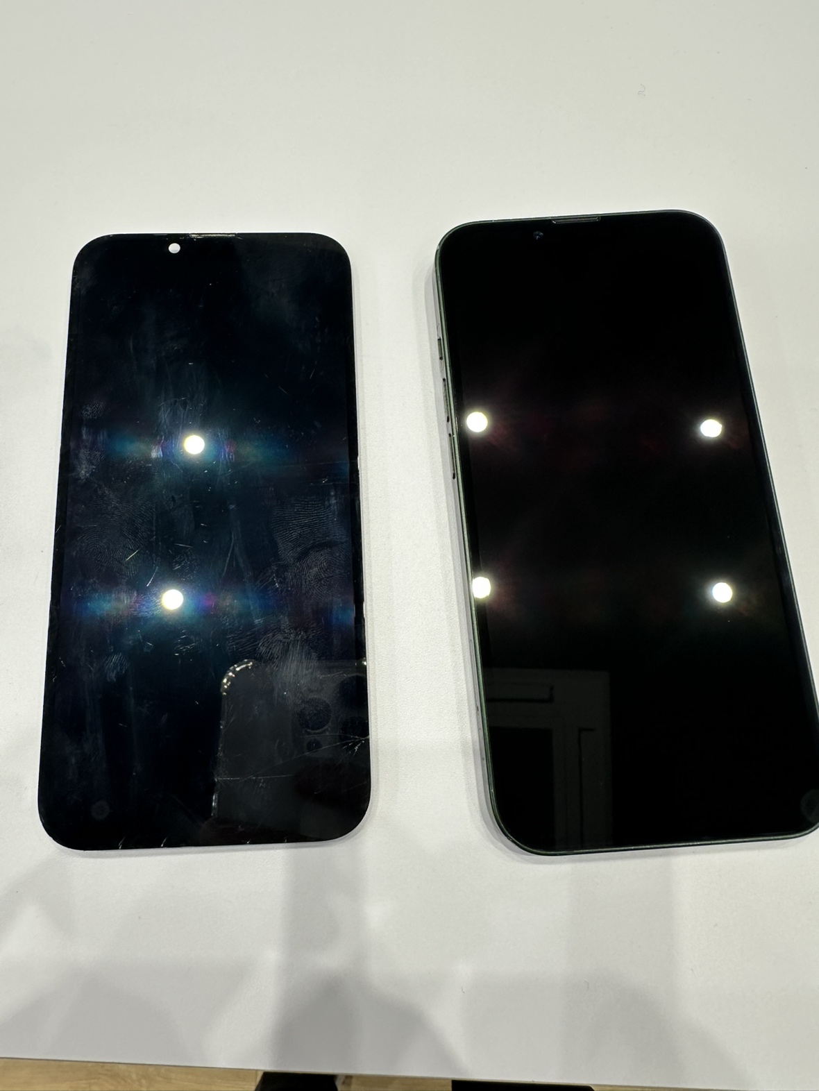 iPhone 13(アイフォン)の画面割れはスマホ修理工房イオンモール福岡店で即日修理可能です!