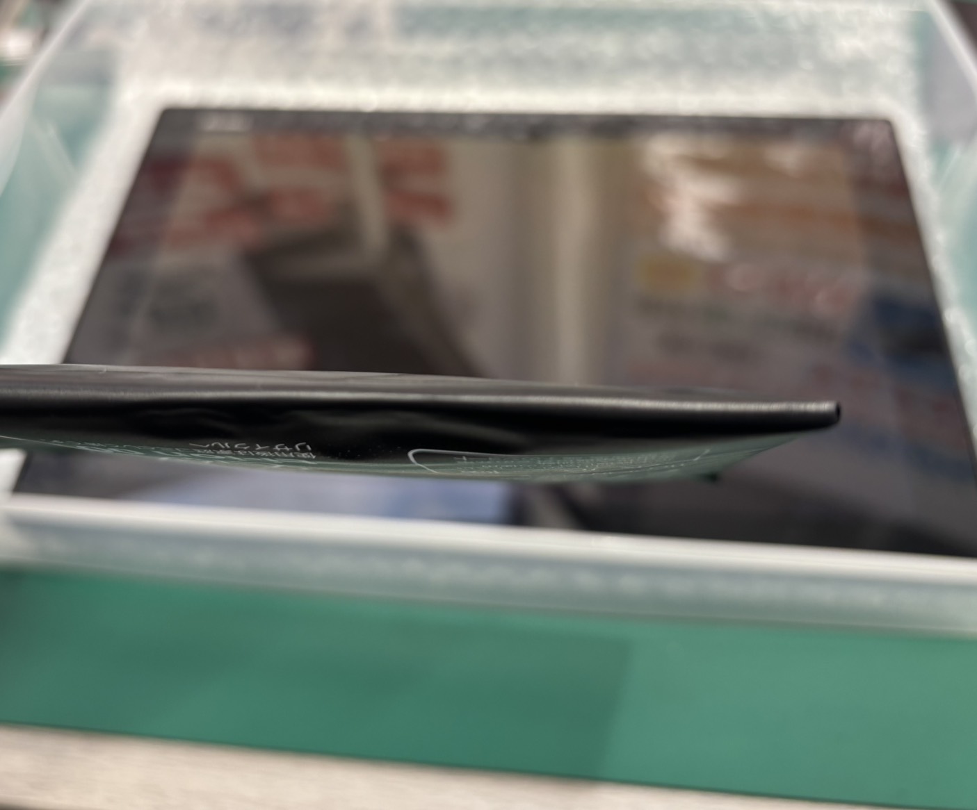 ARROWS TAB F-04H(アローズタブレット)の膨張バッテリー交換修理(登戸・向ヶ丘遊園店)