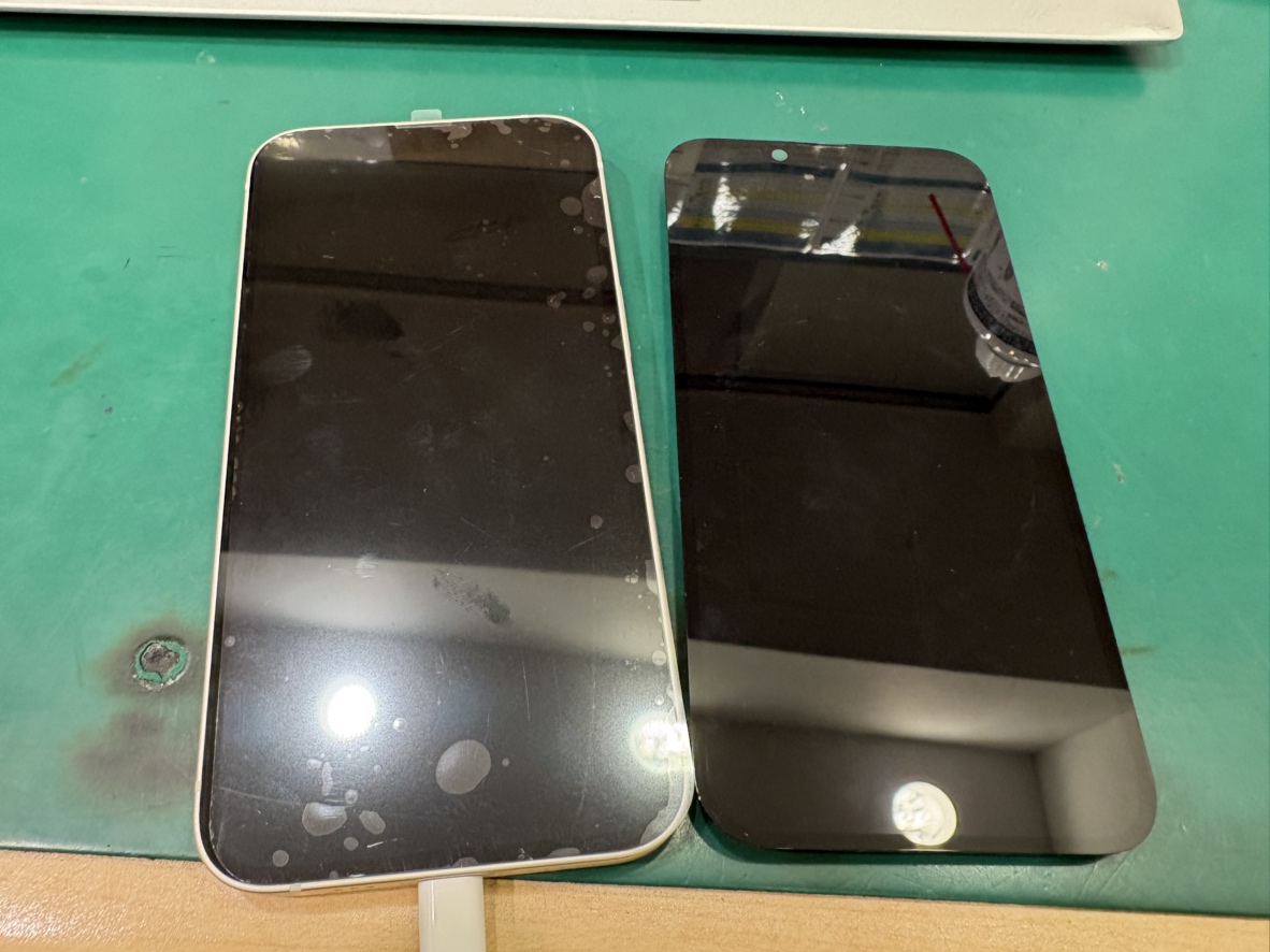 iPhone14の画面交換を行いました。スマホ修理工房テラスモール湘南店