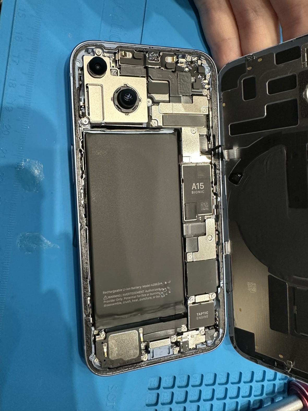 iPhone 14（アイフォン）のバッテリー交換はスマホ修理工房イオンモール福岡店で即日修理可能です！