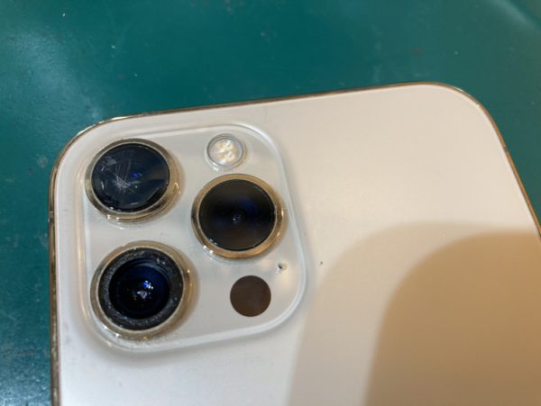iPhone12 Pro Maxのカメラレンズ交換後｜割れのないクリアな仕上がり【スマホ修理工房 新宿PePe店】