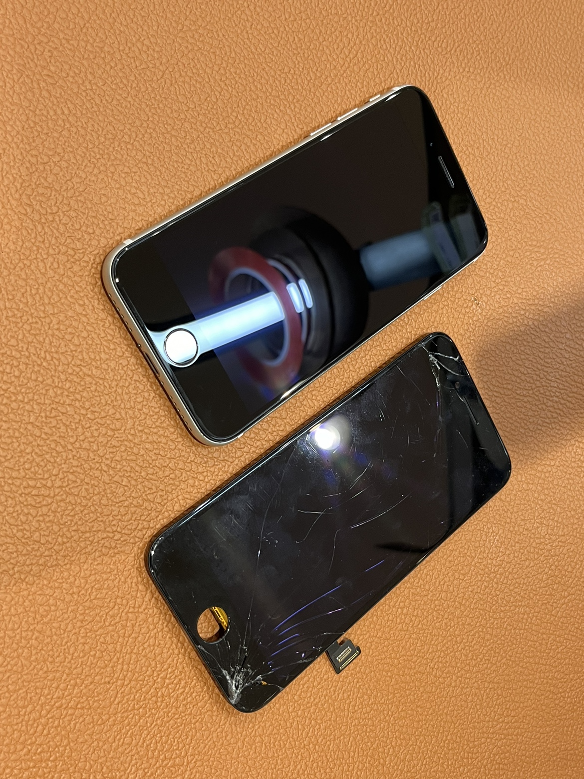 画面が割れてしまったiPhoneSE2の画面交換修理を承りました！