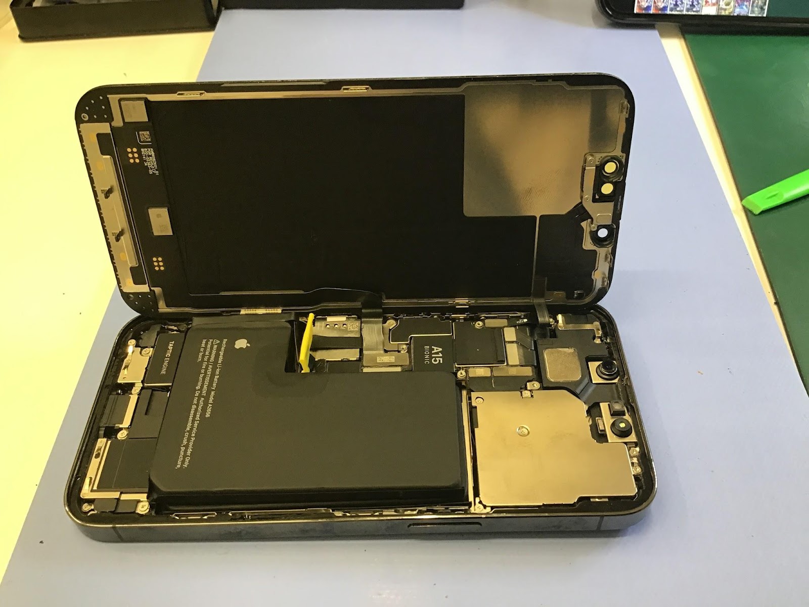 修理　データをそのまま・最短即日修理のスマホ修理工房八王子オクトーレ店にご相談ください！