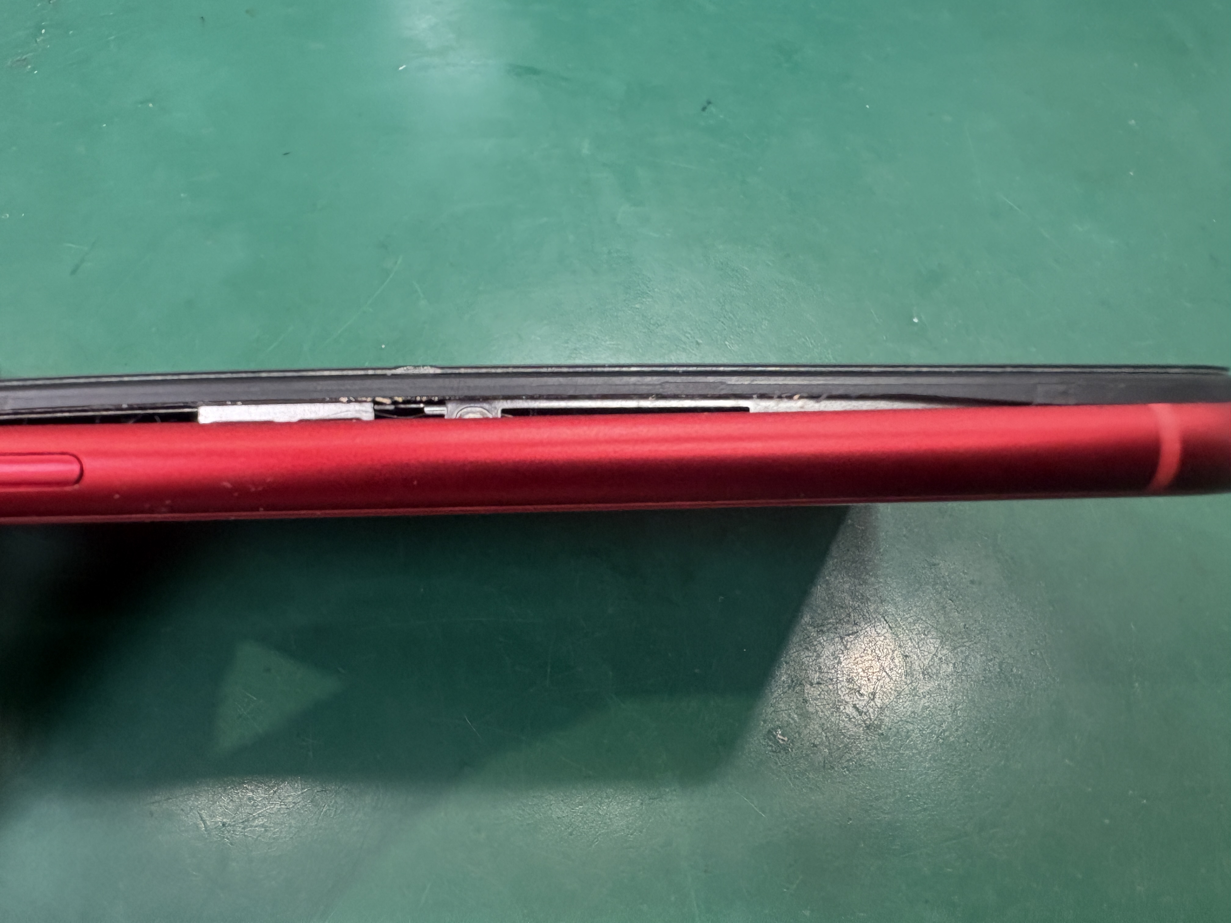 iPhone11 購入から6年交換しないで使っていたら膨張した、、💦