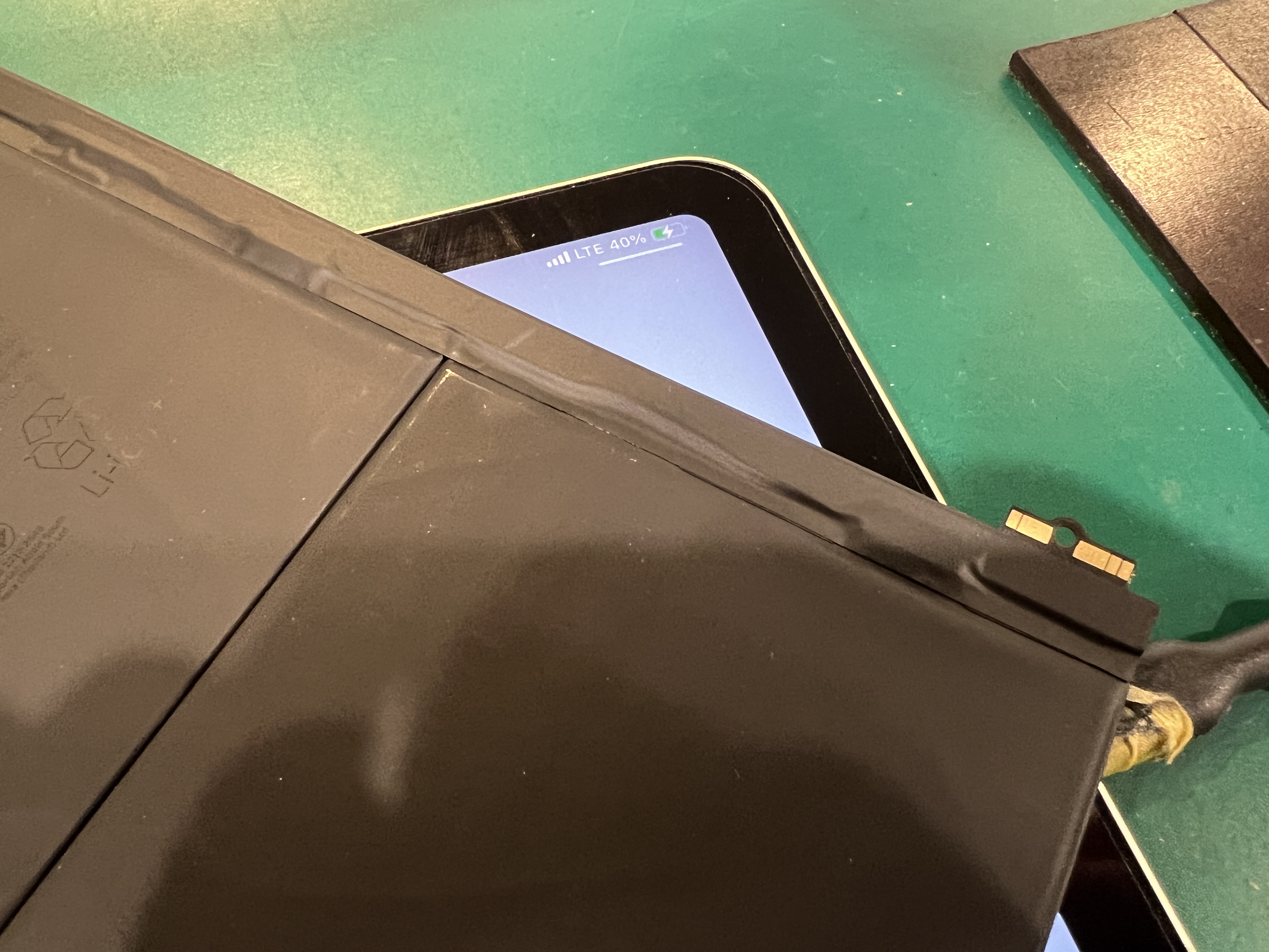 iPad Air4（アイパッド）バッテリー劣化で電池持ちが悪い…交換修理！