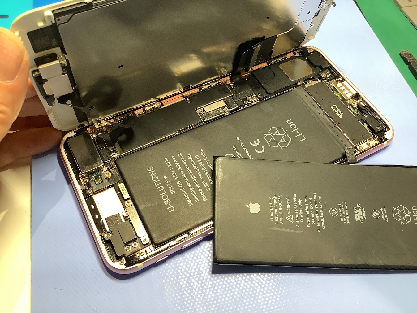 iPhone8のバッテリー交換なら最短即日修理のスマホ修理工房セレオ相模原店にご相談ください！