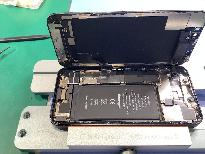 iPhone12miniのバッテリー交換ならデータをそのまま・最短即日修理のスマホ修理工房秋津店にご相談ください！