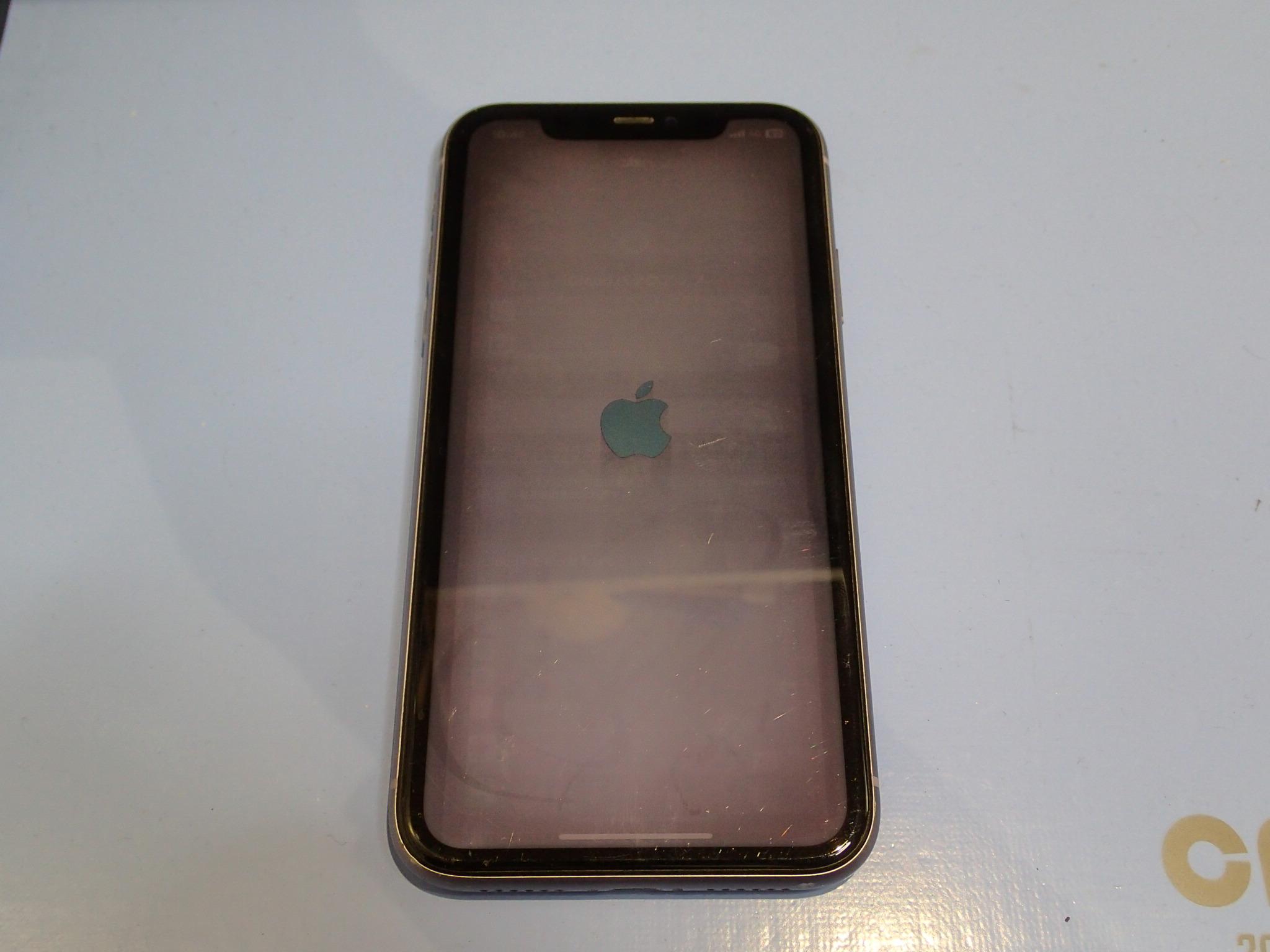 iPhoneの画面の映りが変になったという持ち込み　三郷市より【スマホ修理工房フレスポ八潮店】