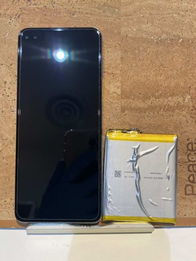 motorola moto g100(モトローラ モト G100)のバッテリーの交換はスマホ修理工房　広島パルコ新館店へ！