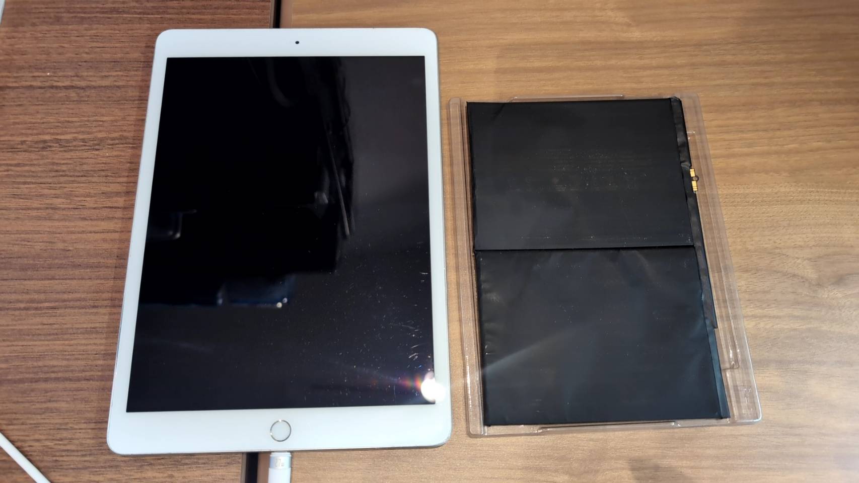 神戸市からお越しのお客様よりiPad7のバッテリー交換をご依頼いただきました！