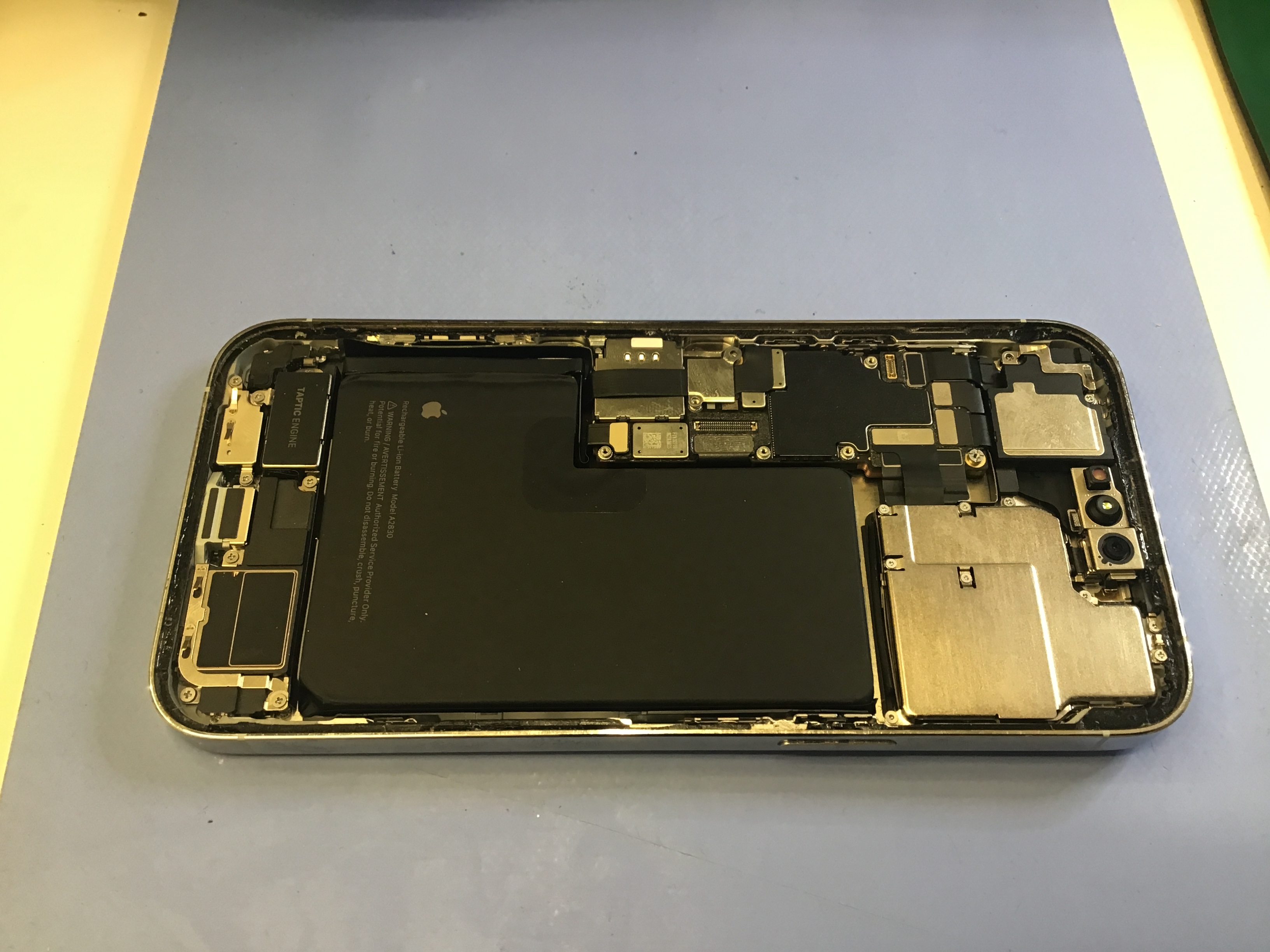 iPhone修理　データをそのまま・最短即日修理のスマホ修理工房八王子オクトーレ店にご相談ください！