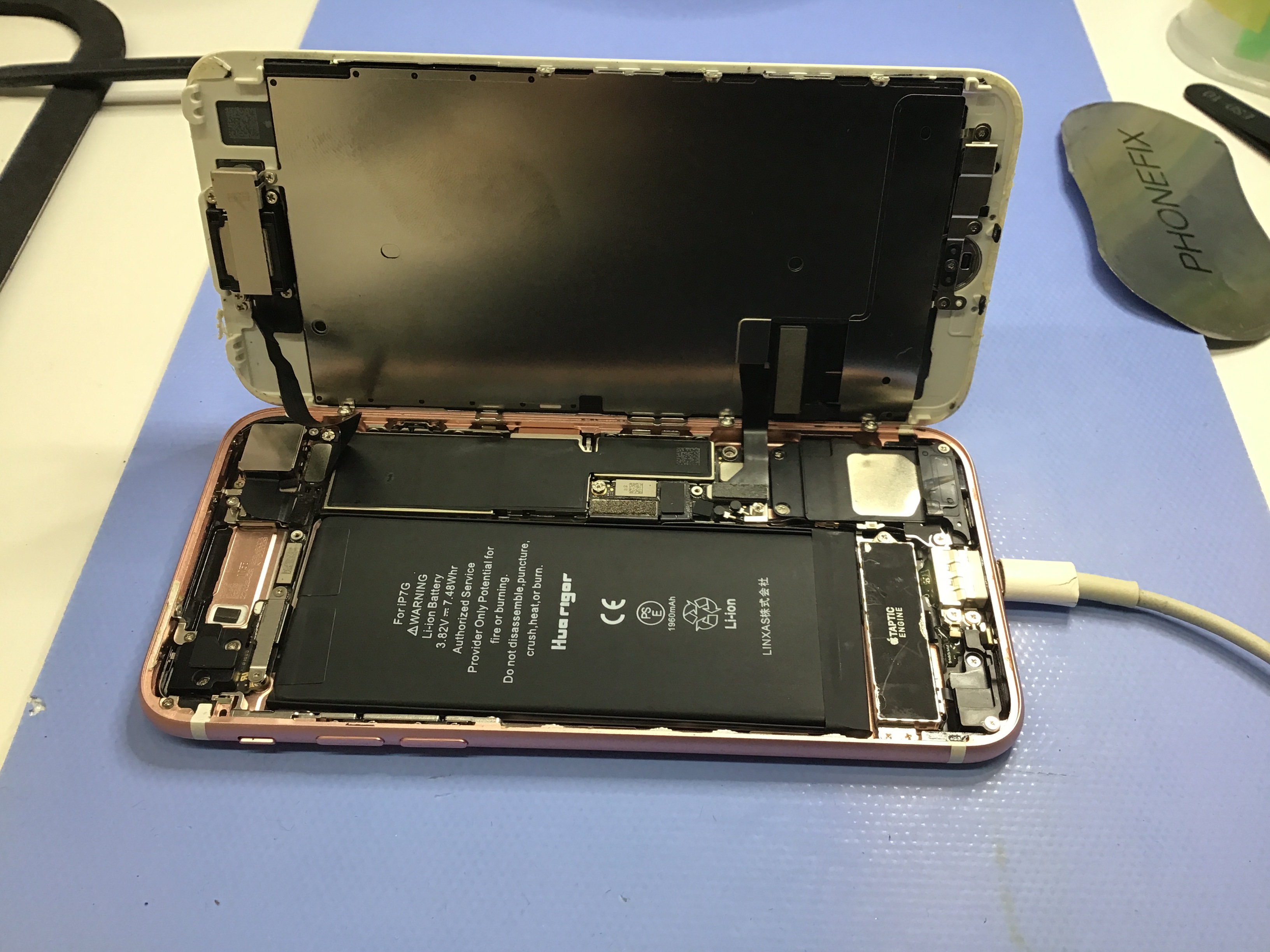 iPhone7のバッテリー交換は、データそのまま・即日修理のスマホ修理工房京王聖蹟桜ヶ丘ショッピングセンターB館店へ！