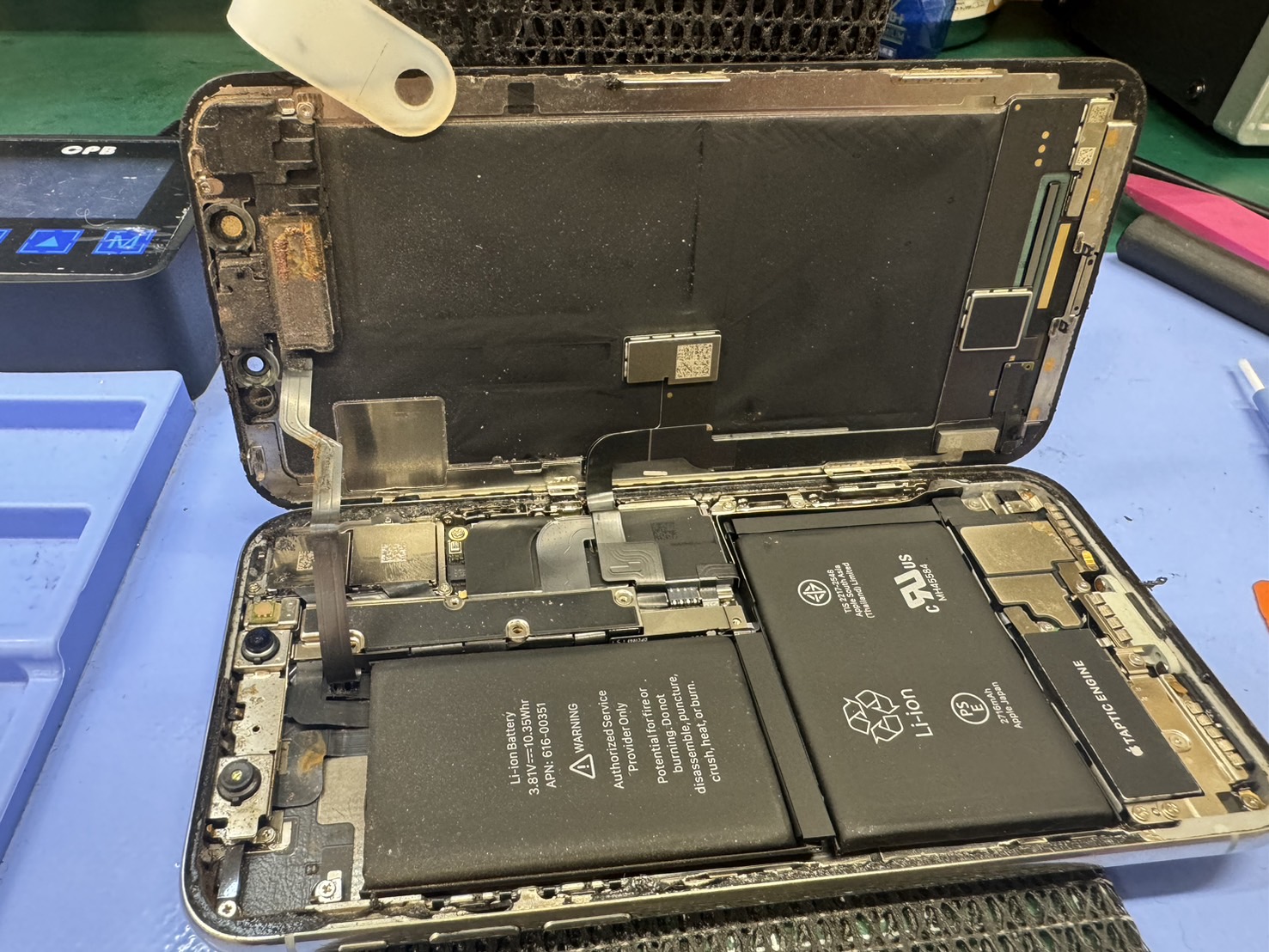 iPhoneXs(アイフォンXs)バッテリー交換！「スマホ修理工房　ALCo越谷店」