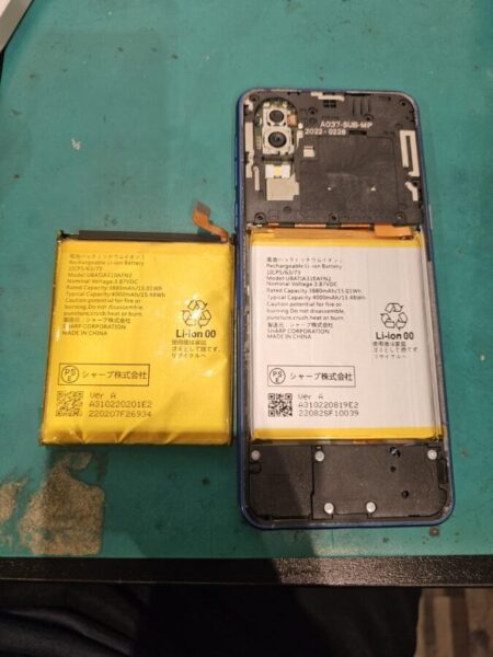 シンプルスマホ6のバッテリー交換をご依頼いただきました！！【スマホ修理工房北千住マルイ店】