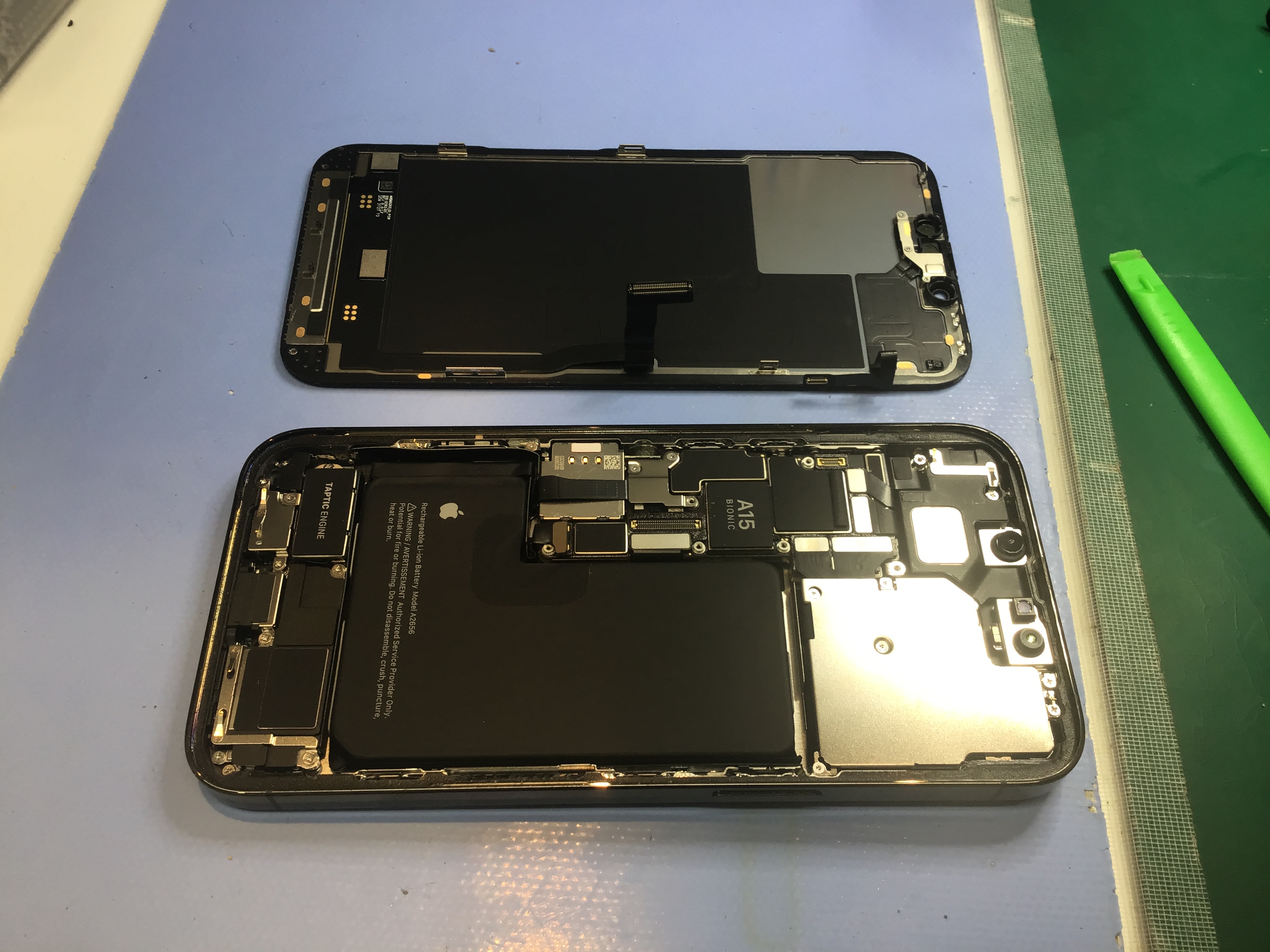 iPhoneのバッテリー交換は、データそのまま・即日修理のスマホ修理工房京王聖蹟桜ヶ丘ショッピングセンターB館店へ！