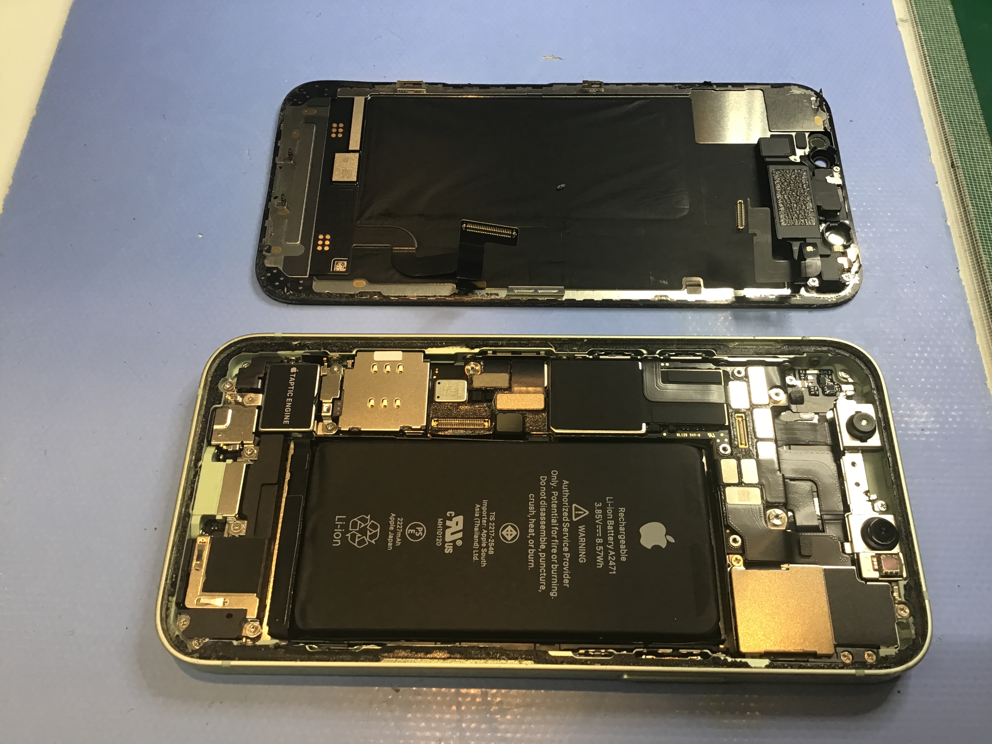 iPhoneSEのバッテリー交換は、データそのまま・即日修理のスマホ修理工房京王聖蹟桜ヶ丘ショッピングセンターB館店へ！