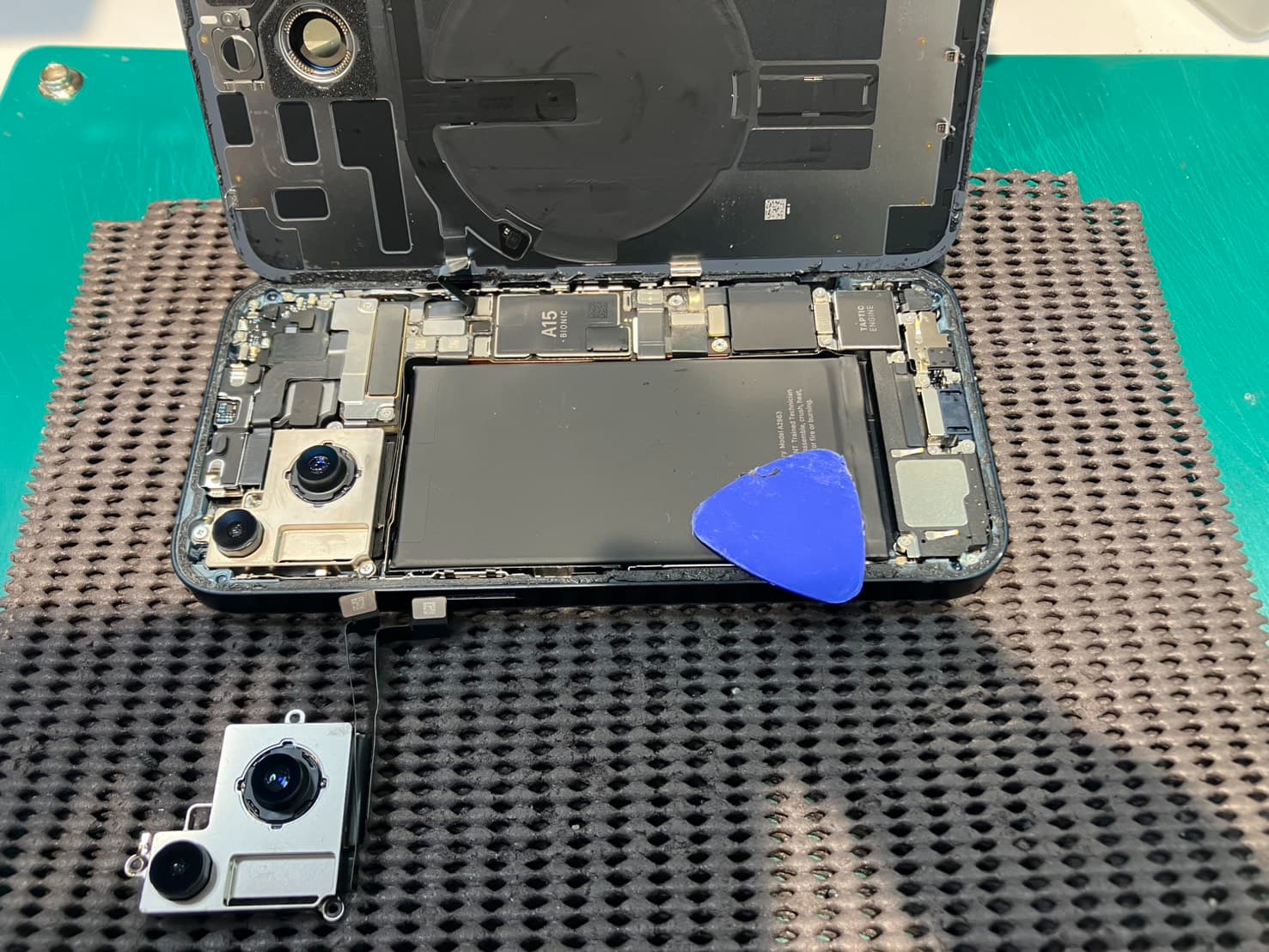 iPhone14のカメラが映らなくなってしまったので交換修理いたしました　-スマホ修理工房浦和パルコ店-