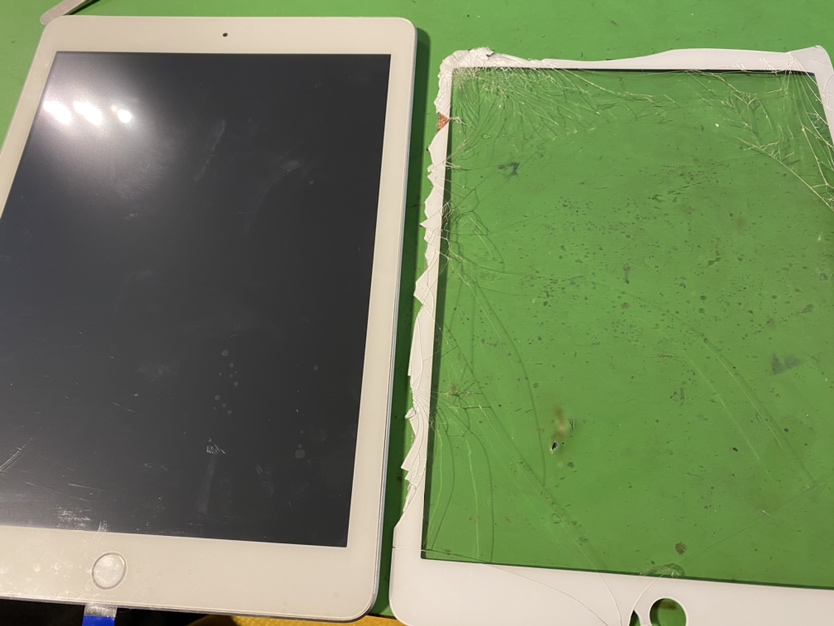 【ガラス交換】iPad (第6世代) のタッチパネルが割れた！即日ご対応しております！