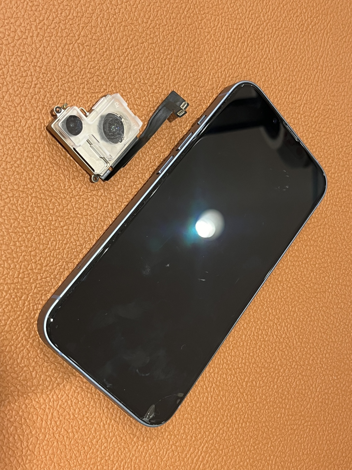 カメラがぶれる😵iPhone14のアウトカメラの交換修理を承りました！