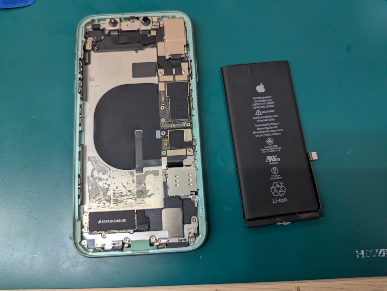 【スマホ修理工房アル・プラザ小杉店】iPhone 11（アイフォンイレブン）のバッテリー交換いたしました★