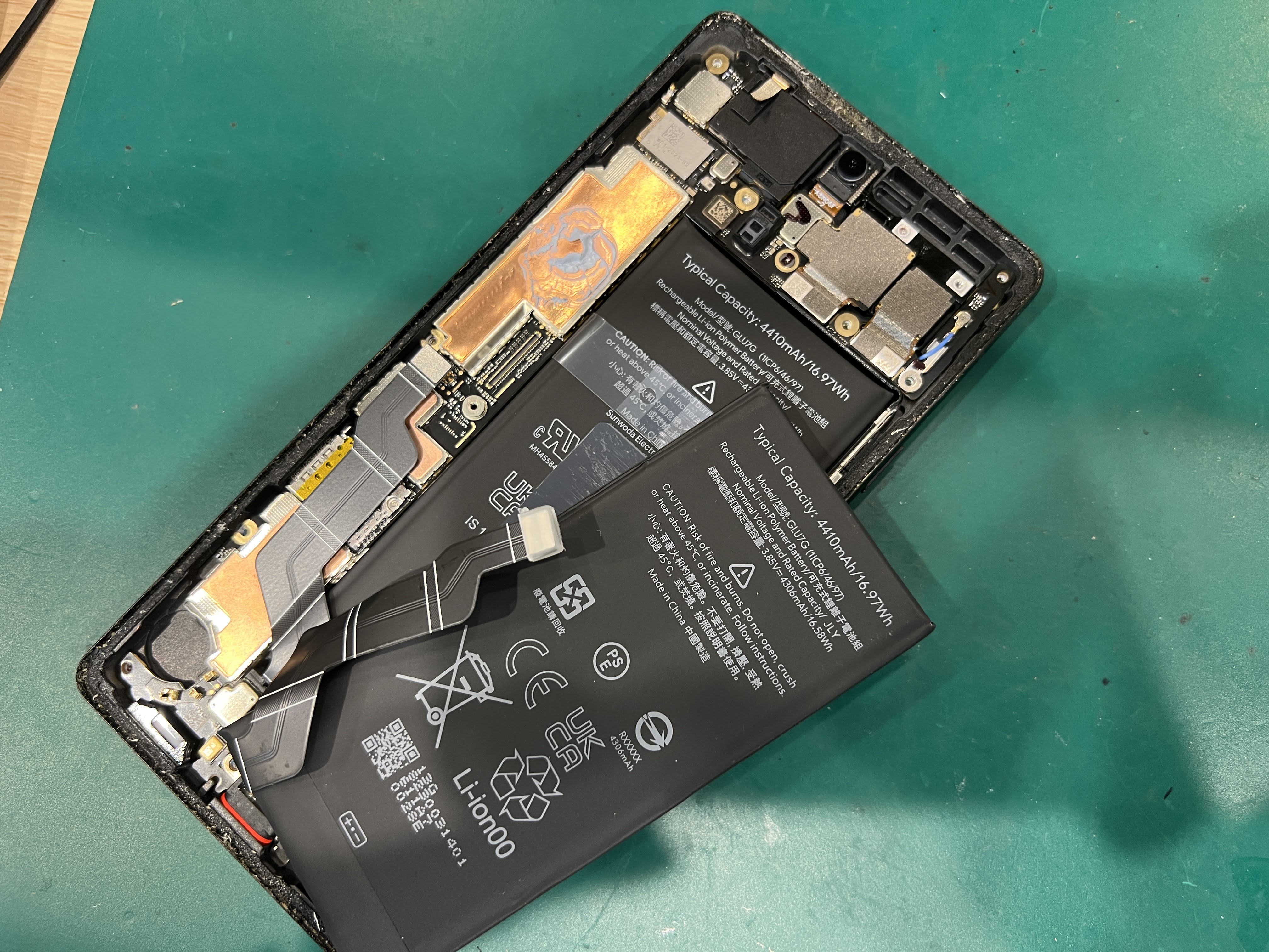 Pixel 6a（ピクセル）電池の減りが早い症状をバッテリー交換で改善！