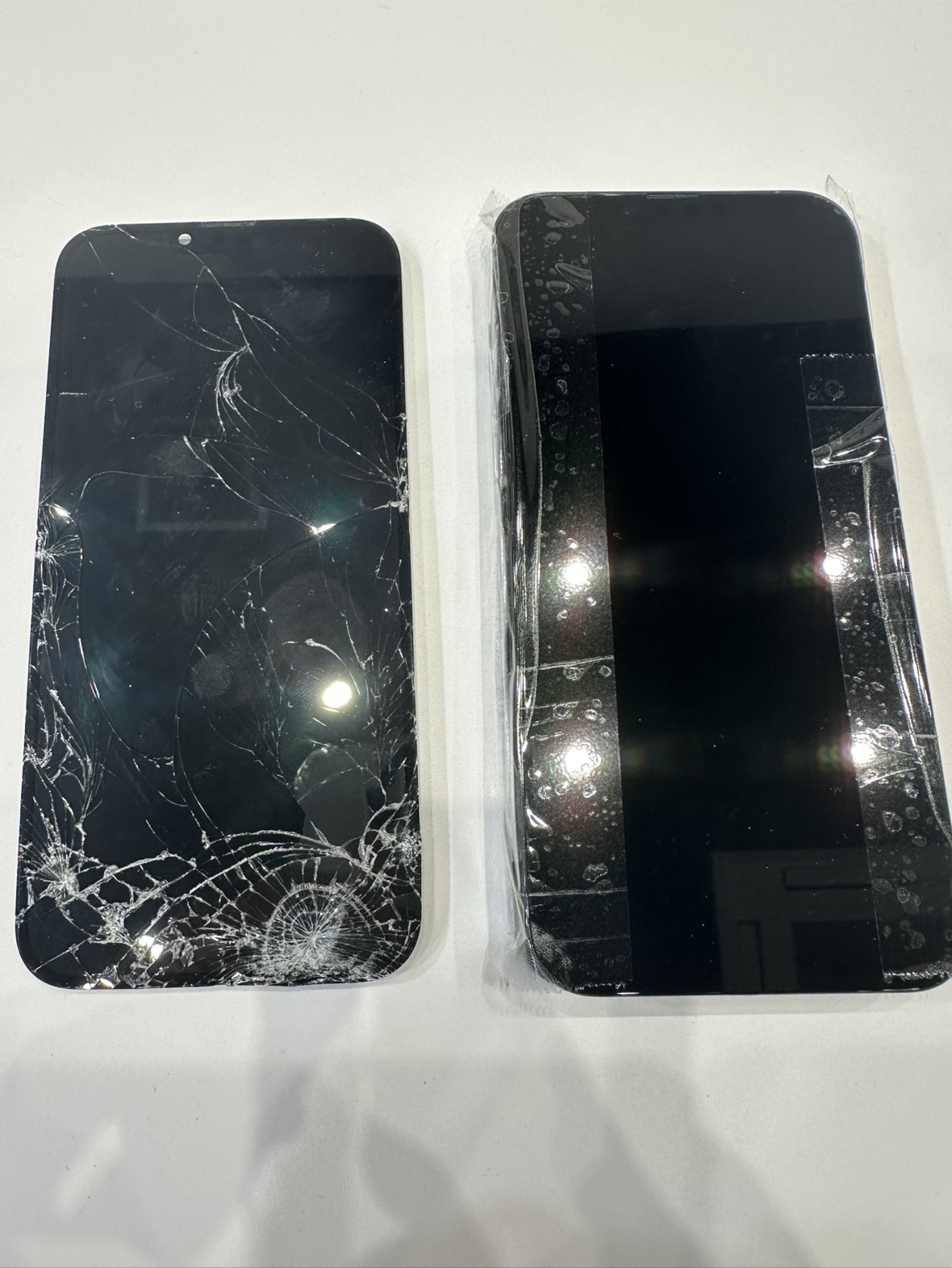 iPhone 13 ProMax（アイフォン）の画面割れはスマホ修理工房イオンモール福岡店で即日修理可能です！