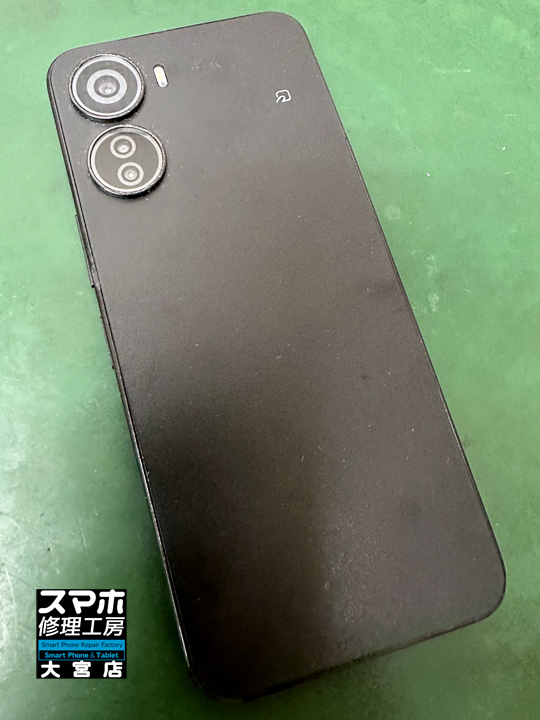 ガラス画面が割れて映らないLibero 5G Ⅳ画面交換修理・分解スマホ