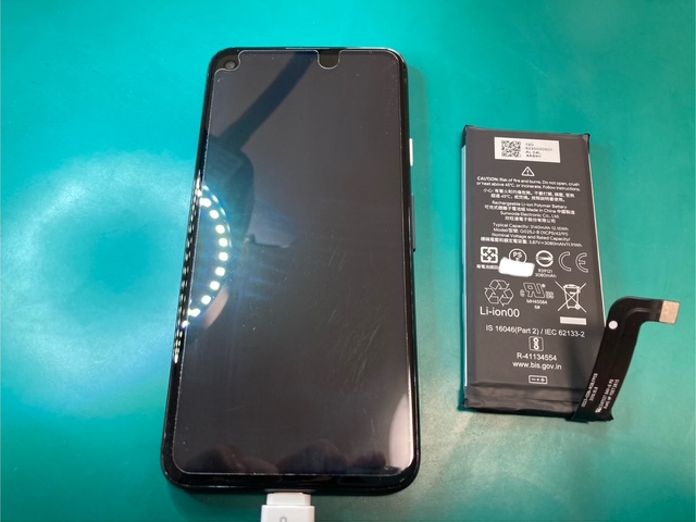 新居浜市からお越しのお客様よりGoogle Pixel4aバッテリー交換のご依頼は⇒【スマホ修理工房 伊予店】にお任せください！