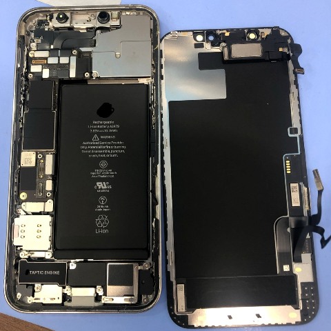 iPhone12 パネル交換