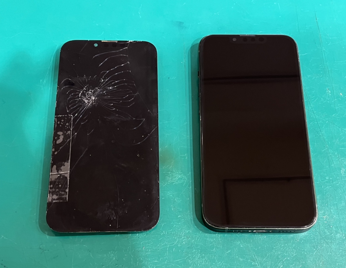 iPhone 13 の画面割れと修理後のきれいな状態を比較した写真