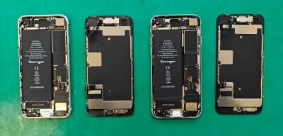 親子のiPhone(アイフォン)SE2バッテリー交換の修理をしました！【スマホ修理工房　上野店】