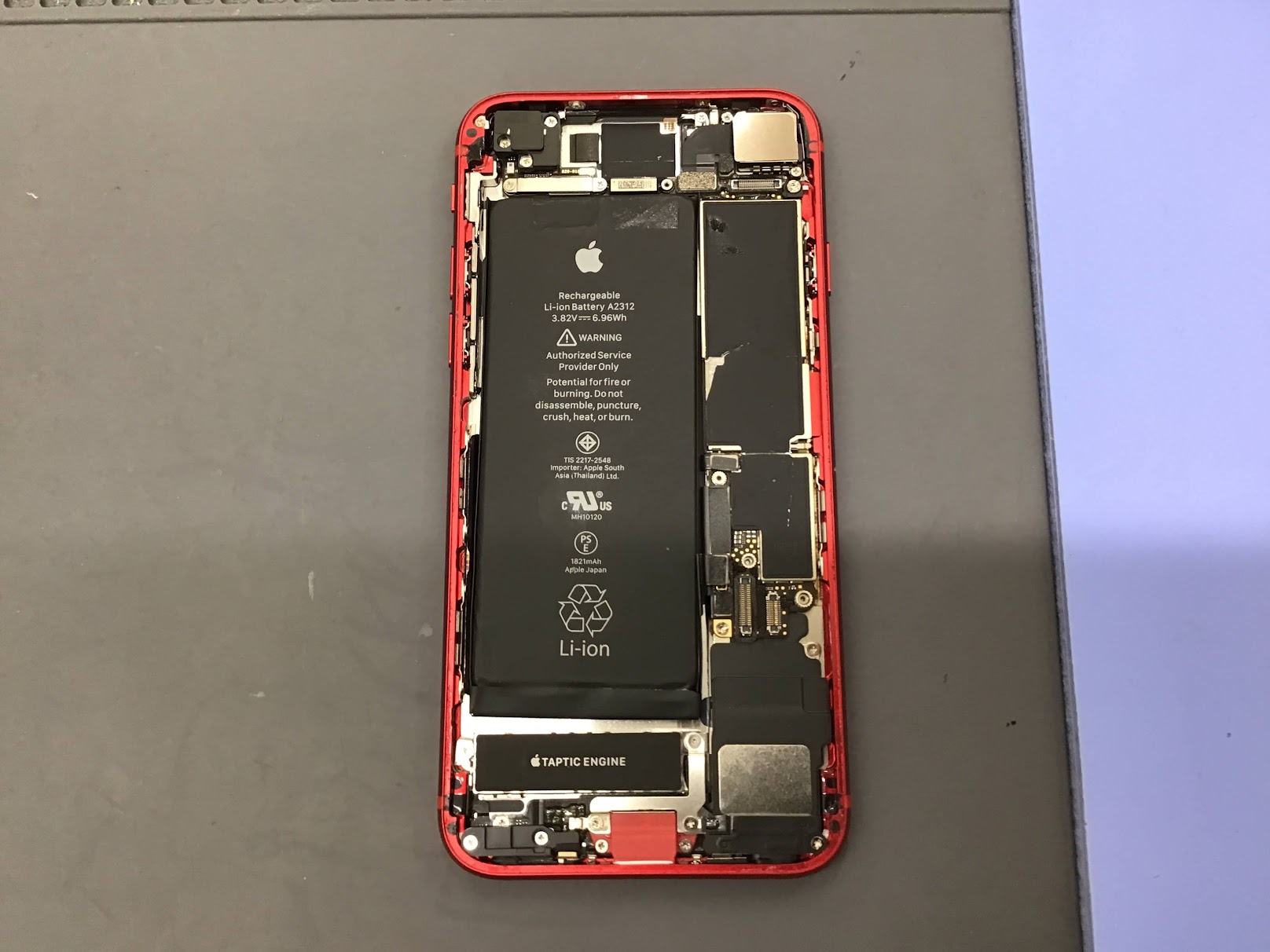 iPhoneSE2ならデータそのまま修理可能なスマホ修理工房橋本店へ！