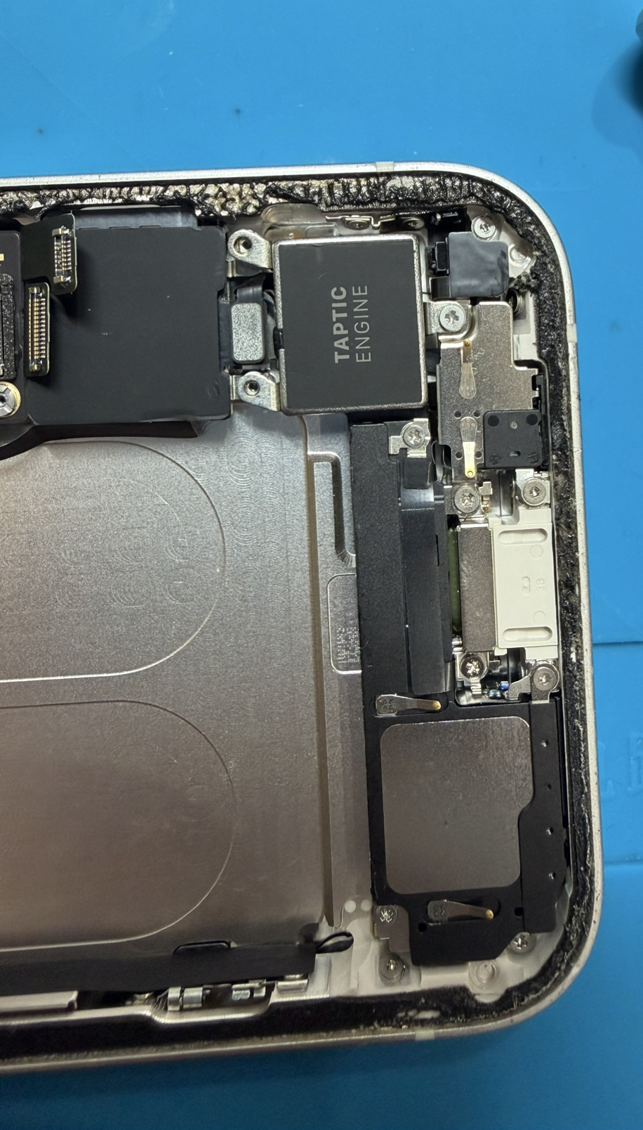 iPhone14(アイフォン14)の充電口修理なら【スマホ修理工房 池袋P'パルコ本店】にご相談ください！