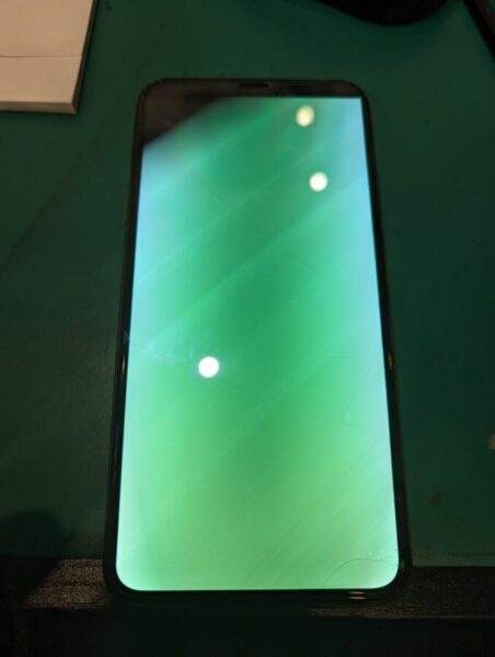 iPhoneXS　液晶パネル交換修理　【スマホ修理工房　上野店】