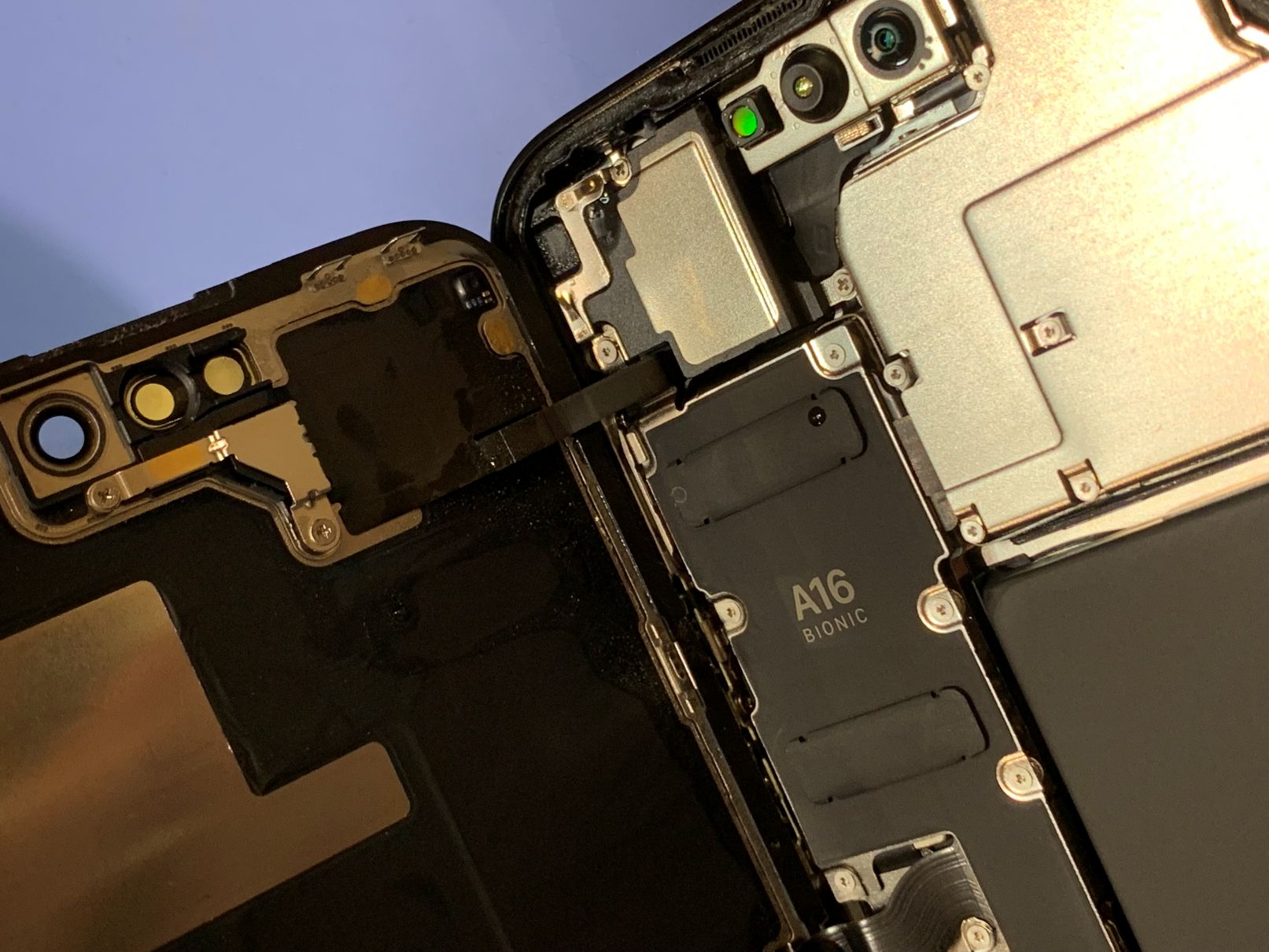 iPhone14Proお風呂での水没/草加市からご来店【スマホ修理工房フレスポ八潮店】