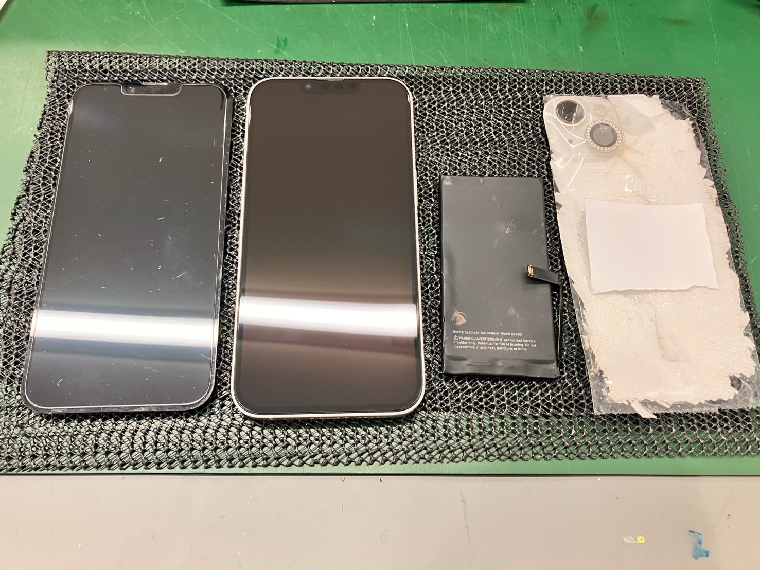 iPhone14の液晶・バッテリー・バックパネル交換をおこないました！　-スマホ修理工房和光駅前店-