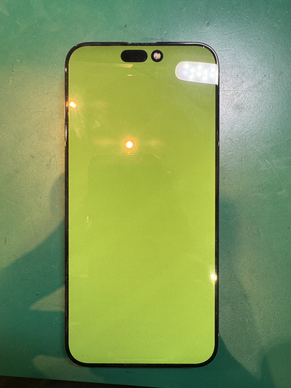 お風呂で水没させてしまって…iPhone 15 Pro Maxの水没/画面交換修理【スマホ修理工房荻窪タウンセブン店】