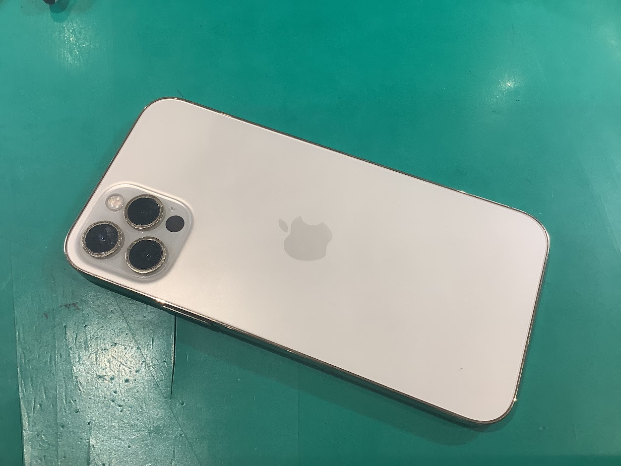 iPhone12Proの画面交換ならデータをそのまま・最短即日修理のスマホ修理工房グランデュオ蒲田店にご相談ください！