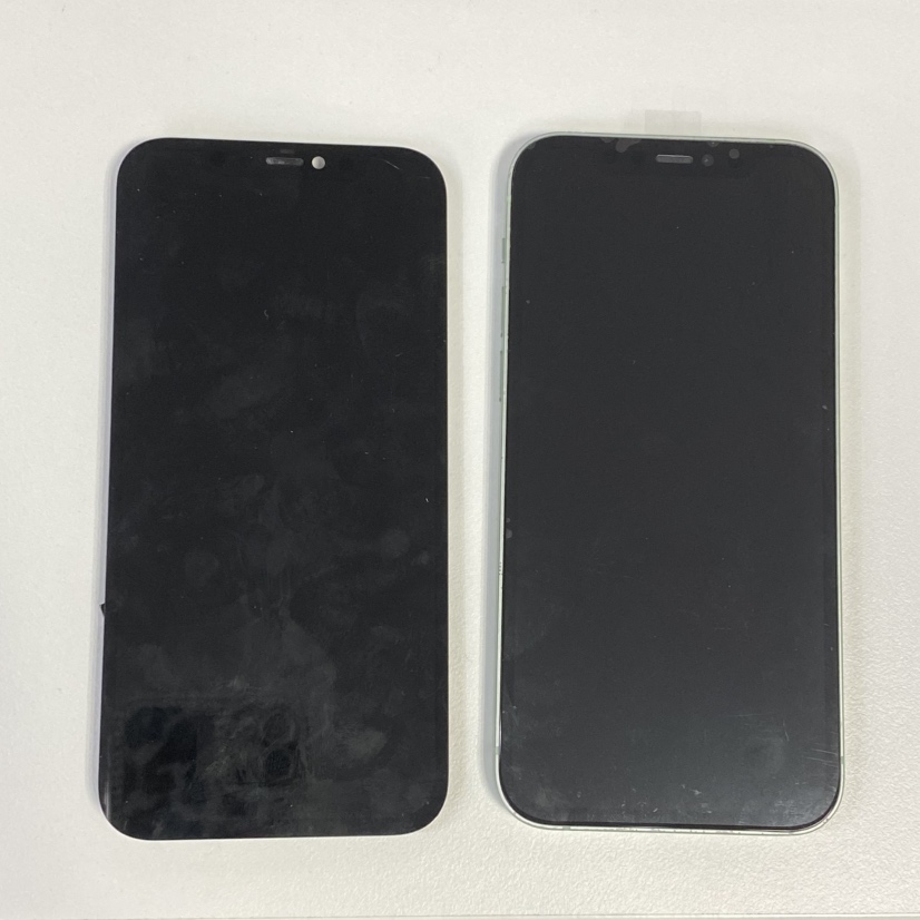 iPhone12パネル交換（アイフォン）