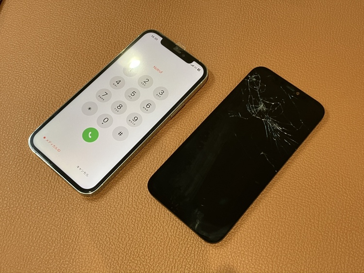 画面が割れてしまったiPhone12Proの画面交換修理を承りました！