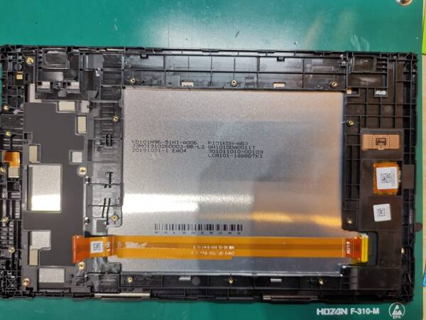 Amazon Fire HD10 の内部を開いた状態の本体内部写真