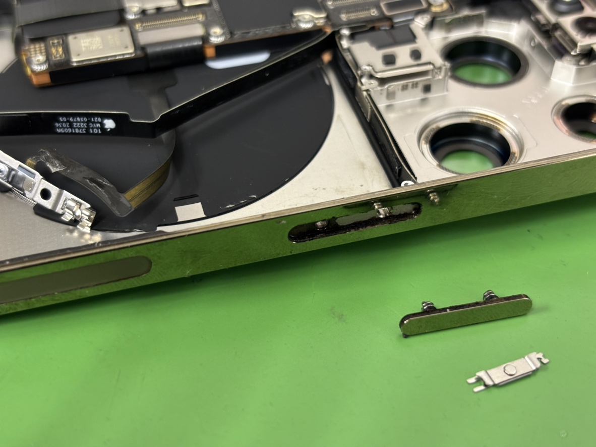 【中央林間店】iPhoneの電源ボタンが押しずらい