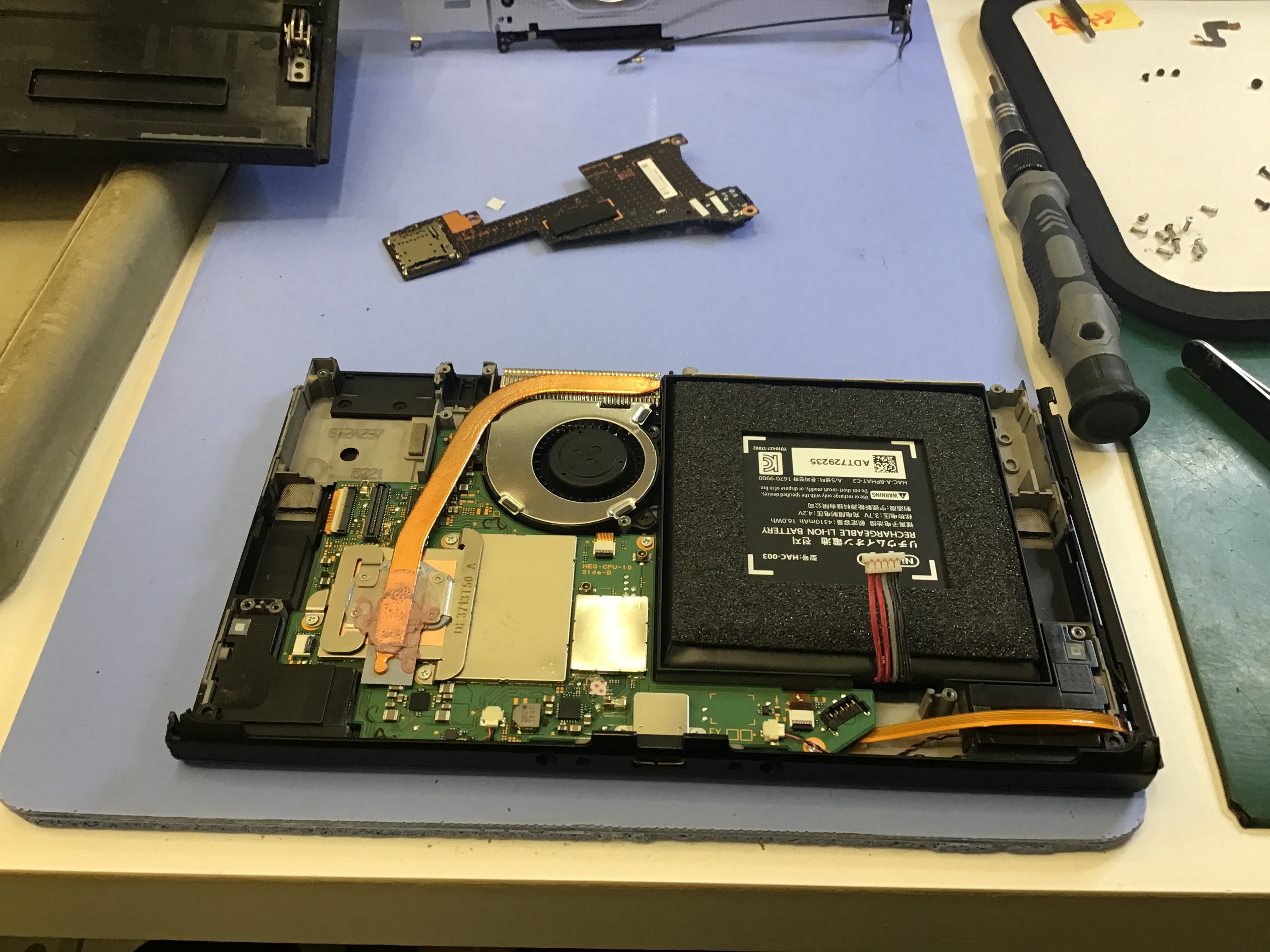 Nintendo Switch 修理　データをそのまま・最短即日修理のスマホ修理工房八王子オクトーレ店にご相談ください！