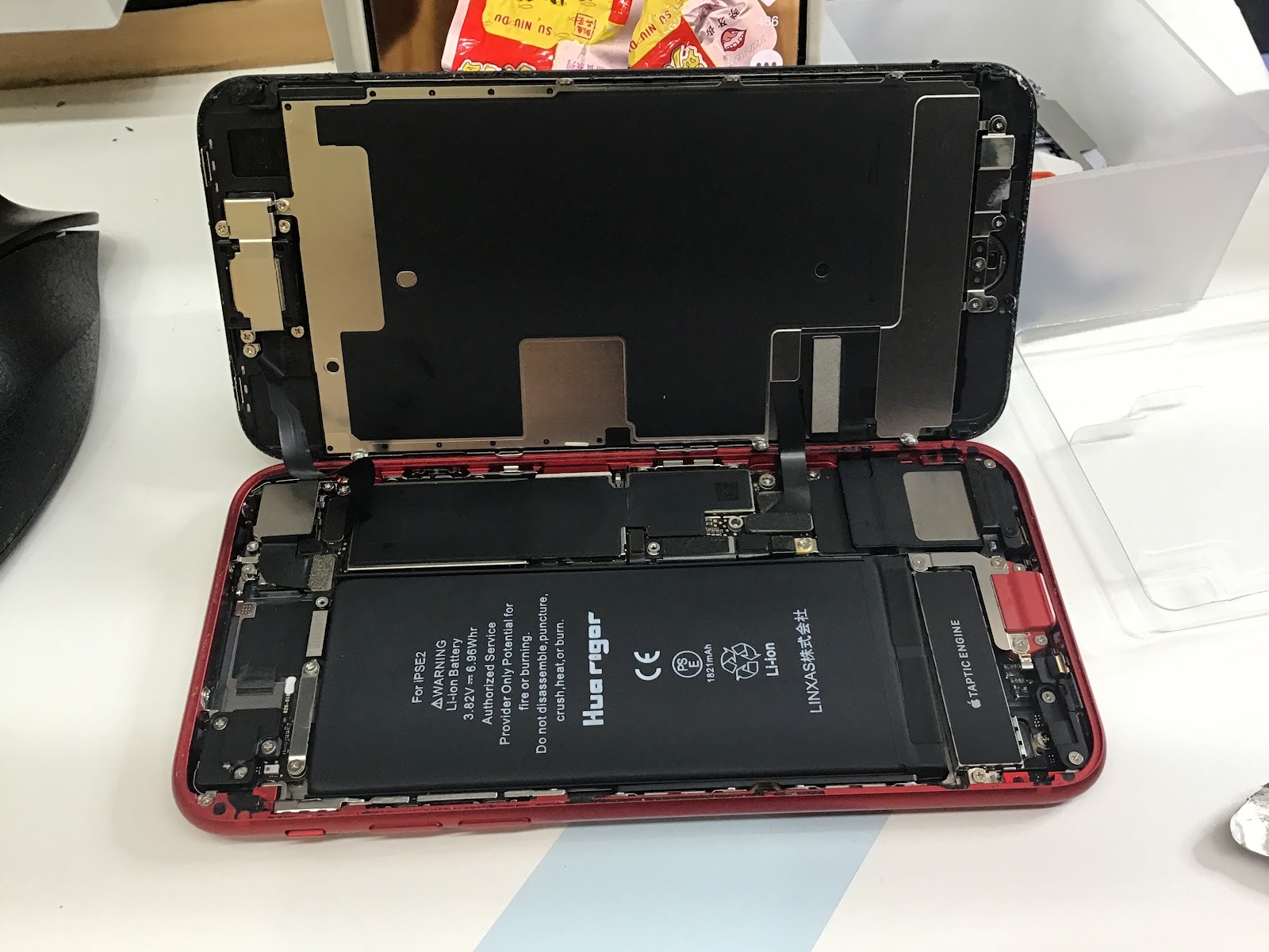 iPhoneSE2のバッテリー交換は、データそのまま・即日修理のスマホ修理工房京王聖蹟桜ヶ丘ショッピングセンターB館店へ！