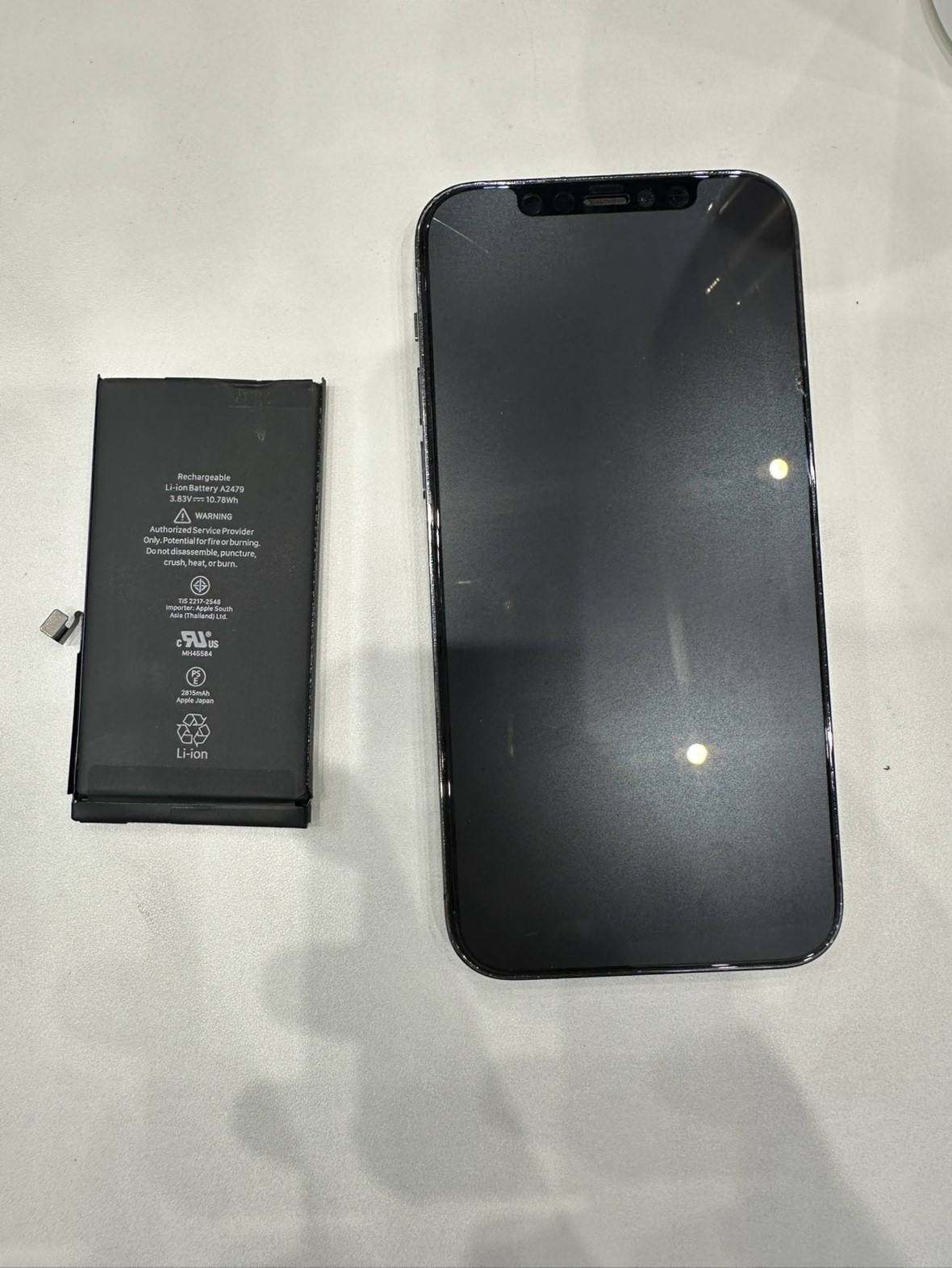 iPhone 12Pro（アイフォン）のバッテリー交換はスマホ修理工房イオンモール福岡店で即日修理可能です！