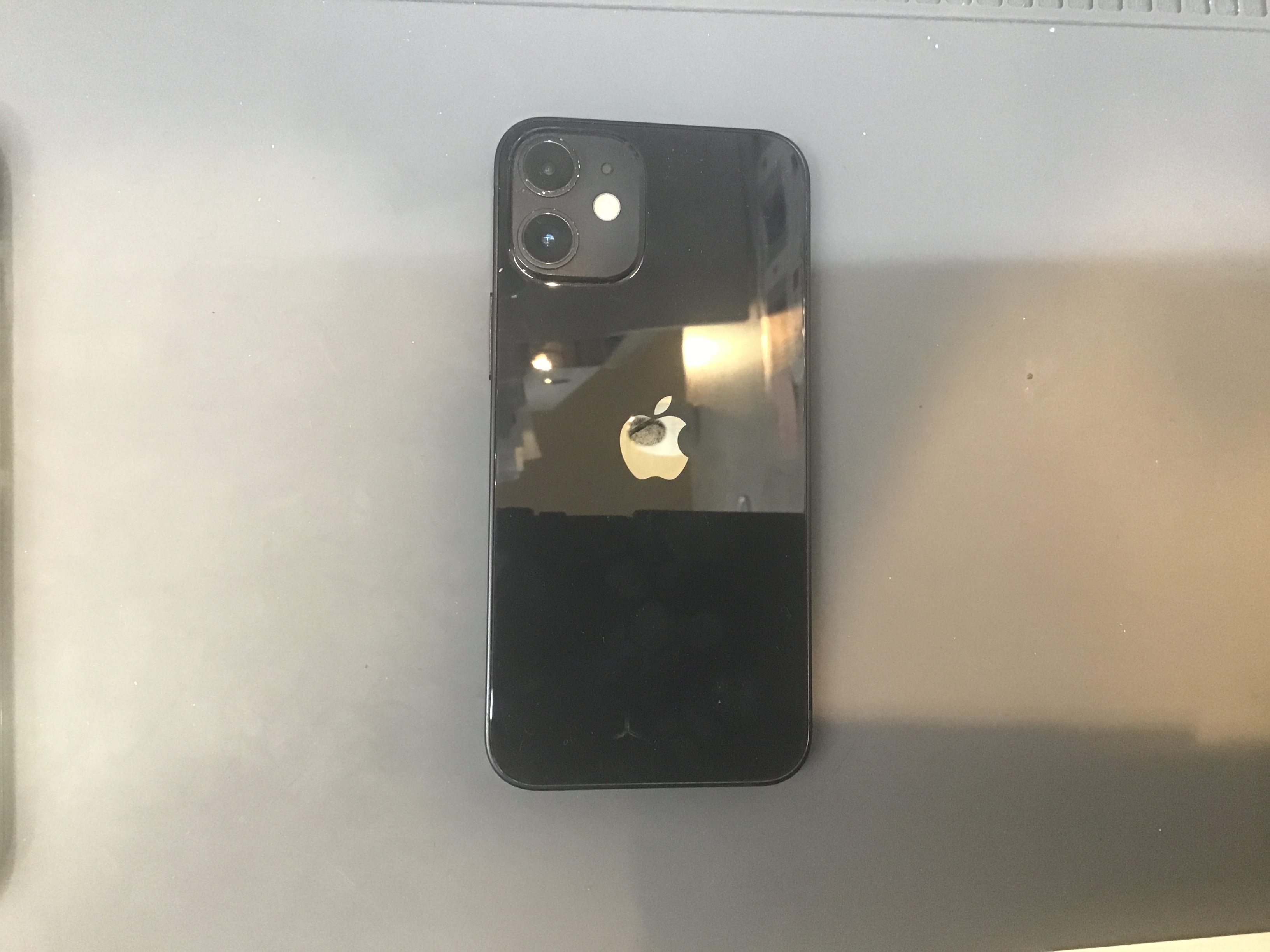 iPhone12の水没復旧ならデータをそのまま・最短即日修理のスマホ修理工房西八王子店にご相談ください！