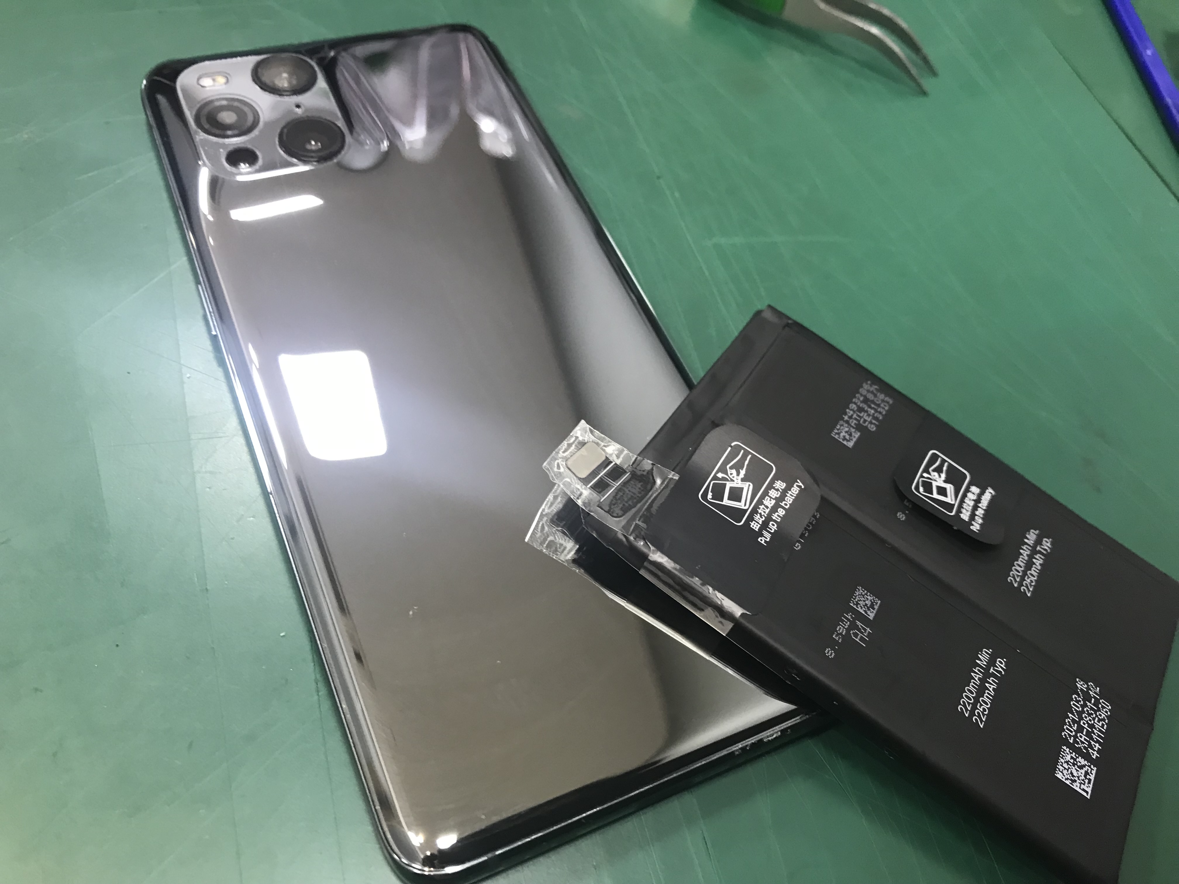 OPPO Find X3 Proのバッテリー交換もふじみ野市　スマホ修理工房イオン大井店にお任せください！